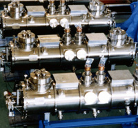 トリスタン計画で超伝導加速器の量産化に成功